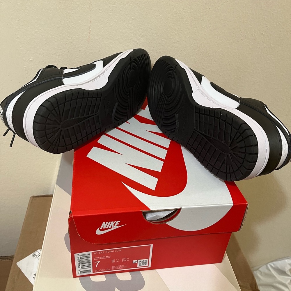 Nike Dunk Low Panda 🐼 - Picture 5 of 7